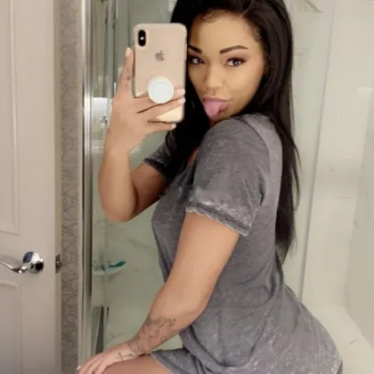 Profil escort de Mélanie à Bourges