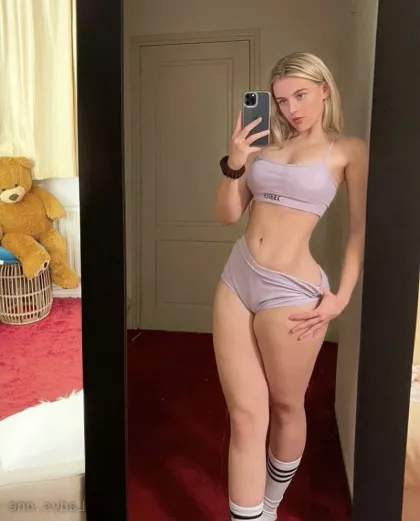 Profil escort de Monica à Grenoble