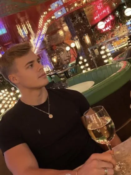 Profil escort de KAYLER à Toulouse
