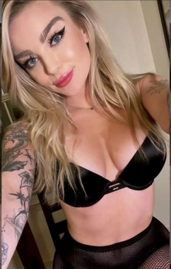 girl escort issy-les-moulineaux édith